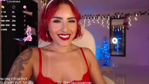 Snapshot of _lauraspencer_ chatting on December 6, 1:29 am Laura online show from December 6, 1:29 am