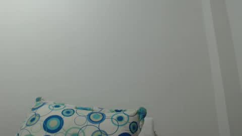 Lauren 3 online show from December 15, 6:29 am