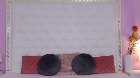 Lena Paul online show from April 7, 5:20 am