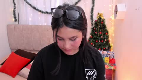 Ivy 3 online show from December 4, 3:32 pm