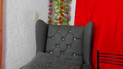 Ivy 3 online show from December 24, 1:06 pm