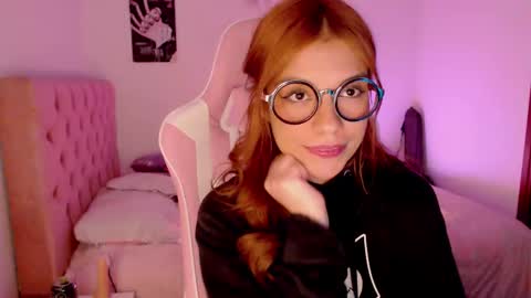 Snapshot of _lloou_ chatting on March 10, 2:06 am Sofia 3 online show from March 10, 2:06 am