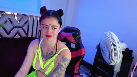 Snapshot of _lucia_21 chatting on September 10, 7:58 pm Lucia online show from September 10, 7:58 pm