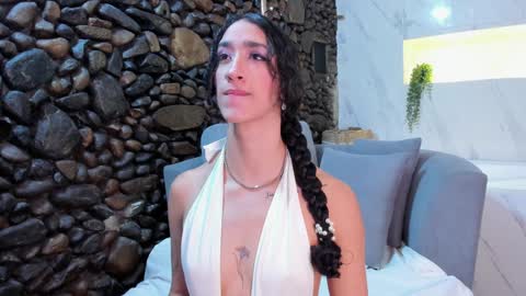 Snapshot of _luna_dupont_ chatting on December 9, 12:08 pm Luna online show from December 9, 12:08 pm