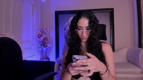 Snapshot of _luna_dupont_ chatting on January 15, 11:19 pm Luna online show from January 15, 11:19 pm