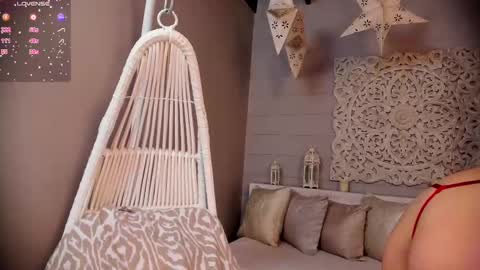 Snapshot of _luna_dupont_ chatting on February 20, 11:53 am Luna online show from February 20, 11:53 am