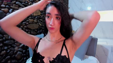 Snapshot of _luna_dupont_ chatting on December 4, 12:25 pm Luna online show from December 4, 12:25 pm