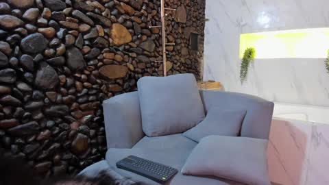 Snapshot of _luna_dupont_ chatting on December 3, 12:05 pm Luna online show from December 3, 12:05 pm