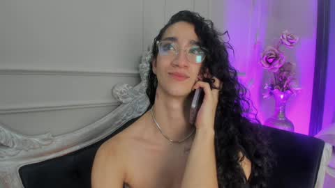Snapshot of _luna_dupont_ chatting on January 10, 10:57 pm Luna online show from January 10, 10:57 pm