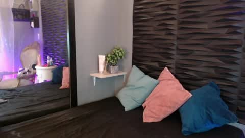 _lustyles_ online show from March 28, 8:36 am