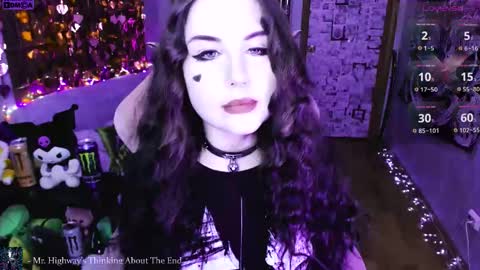 Mia online show from February 20, 4:30 pm