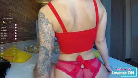 Snapshot of _mari_ chatting on December 2, 10:27 am _mari_ online show from December 2, 10:27 am
