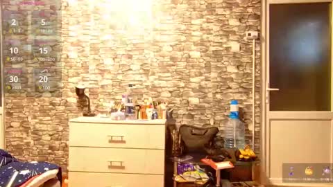 Snapshot of _mari___ chatting on December 24, 7:39 am Mari online show from December 24, 7:39 am
