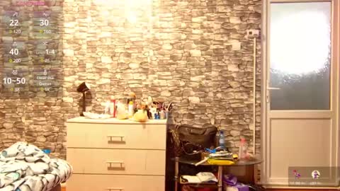 Snapshot of _mari___ chatting on March 7, 7:41 am Mari online show from March 7, 7:41 am
