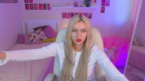 Melany online show from September 28, 2:44 pm