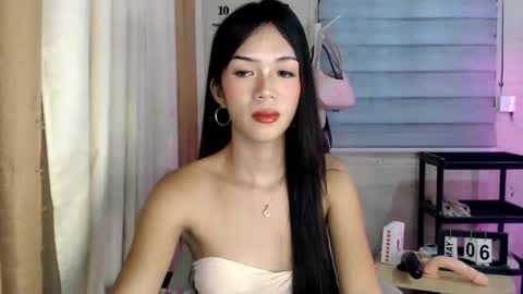 Melly online show from May 6, 9:13 am