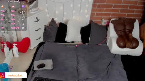 Snapshot of _merida_blue chatting on February 18, 4:37 am Merida independet model online show from February 18, 4:37 am
