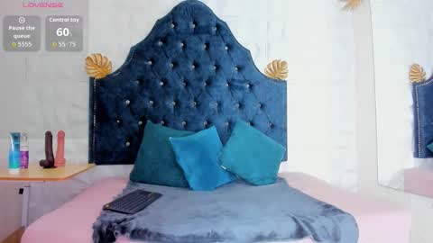 _mia_milf_ online show from March 28, 3:11 pm