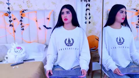 Mia Monroe online show from October 22, 3:00 am