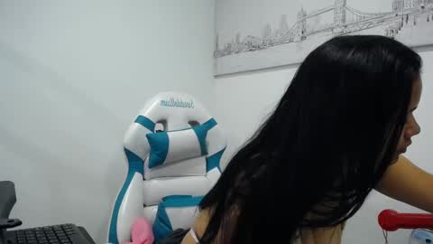  Mia  online show from February 18, 1:11 pm