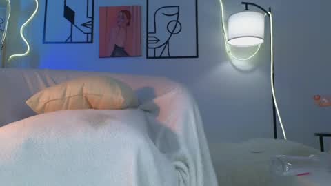 _miray_ online show from March 24, 8:41 am