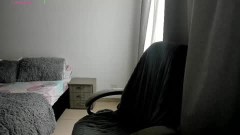 _miss_coco_ online show from March 9, 12:30 pm