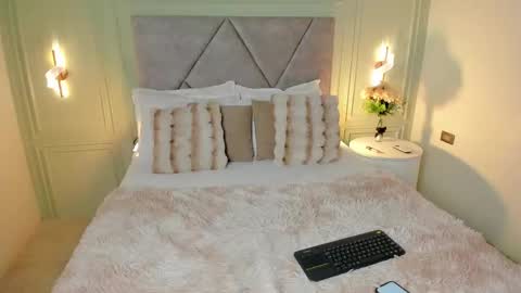 kimberley cruz online show from October 31, 12:20 pm