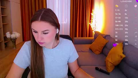 Mia online show from October 12, 10:06 am