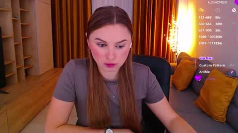 Mia online show from November 10, 10:32 am