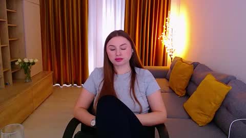 Mia online show from March 12, 11:02 am