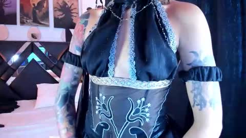 mizuki  online show from January 7, 5:49 pm