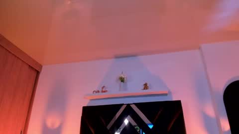 mizuki  online show from May 5, 1:36 pm