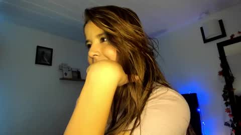Snapshot of _monserat_ chatting on December 13, 9:30 pm liaaa 4u online show from December 13, 9:30 pm