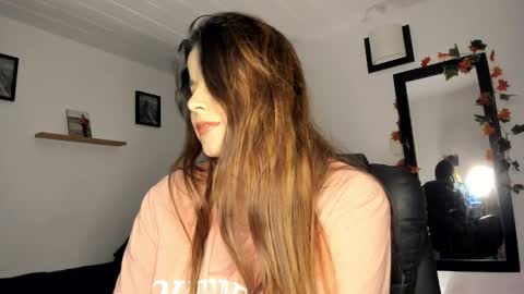 Snapshot of _monserat_ chatting on December 2, 11:38 pm liaaa 4u online show from December 2, 11:38 pm