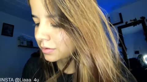 Snapshot of _monserat_ chatting on December 20, 12:30 am liaaa 4u online show from December 20, 12:30 am