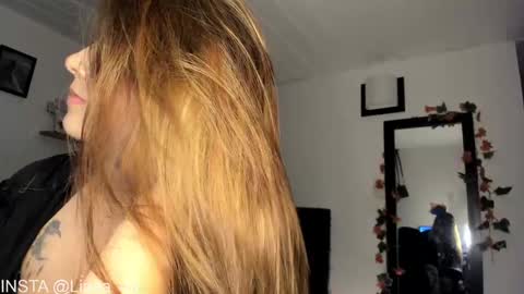 Snapshot of _monserat_ chatting on January 16, 1:06 am liaaa 4u online show from January 16, 1:06 am