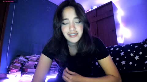 Snapshot of _moon_cake_ chatting on December 20, 4:42 am Next stream 950 pm Colombia time xd online show from December 20, 4:42 am