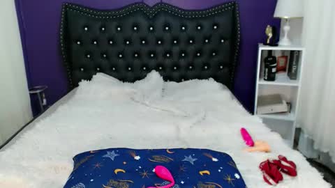 jenny claire online show from May 2, 4:49 am