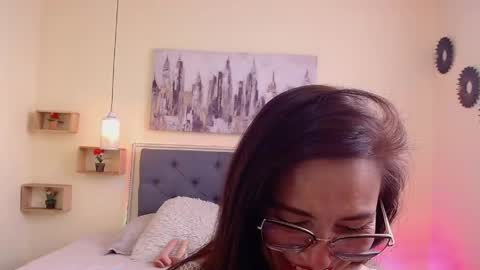 _naomi_s online show from May 22, 3:43 pm