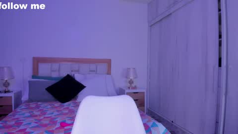 Snapshot of _natasha18_ chatting on February 25, 11:43 am Natasha online show from February 25, 11:43 am