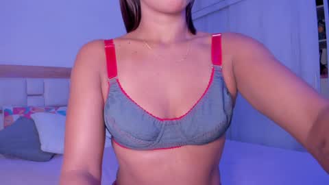 Snapshot of _natasha18_ chatting on January 20, 11:35 am Natasha online show from January 20, 11:35 am