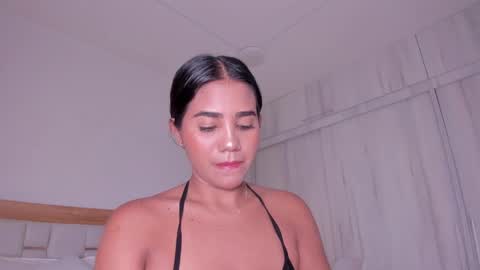 Snapshot of _natasha18_ chatting on February 4, 11:38 am Natasha online show from February 4, 11:38 am