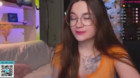 Mia with a big heart  online show from October 31, 1:04 pm