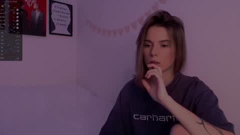 Snapshot of _ni_kiss chatting on December 17, 12:56 am Nika online show from December 17, 12:56 am