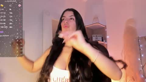 Niah  You can call me Ni or cutie haha online show from December 11, 9:01 pm