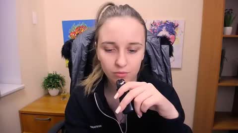 Nica online show from February 24, 12:35 pm