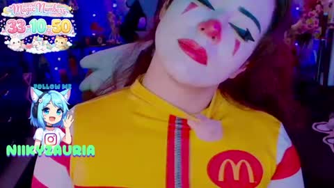 niiky online show from May 5, 6:11 pm