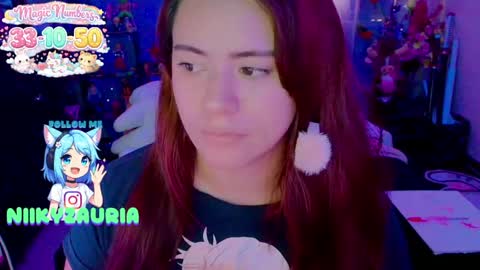 niiky online show from May 2, 9:18 pm
