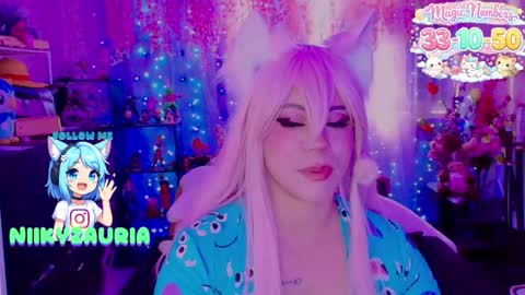 niiky online show from April 28, 4:00 pm