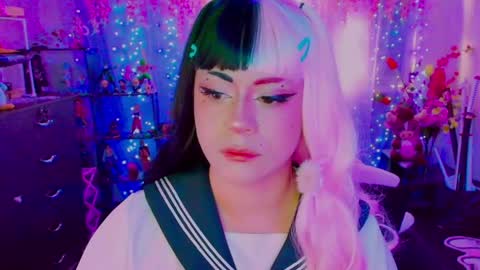 niiky online show from May 25, 5:01 pm